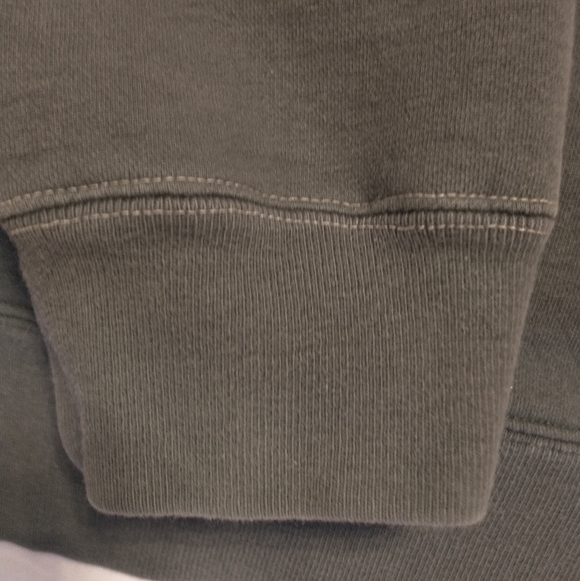 Abercrombie & Fitch Men's Green XL Sweatshirt. - Picture 5 of 8